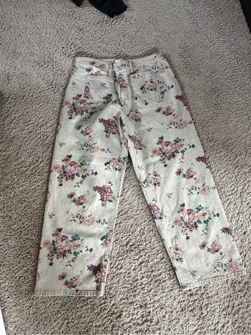 Universal Thread Floral Straight-Leg Jeans - Pink on Cream